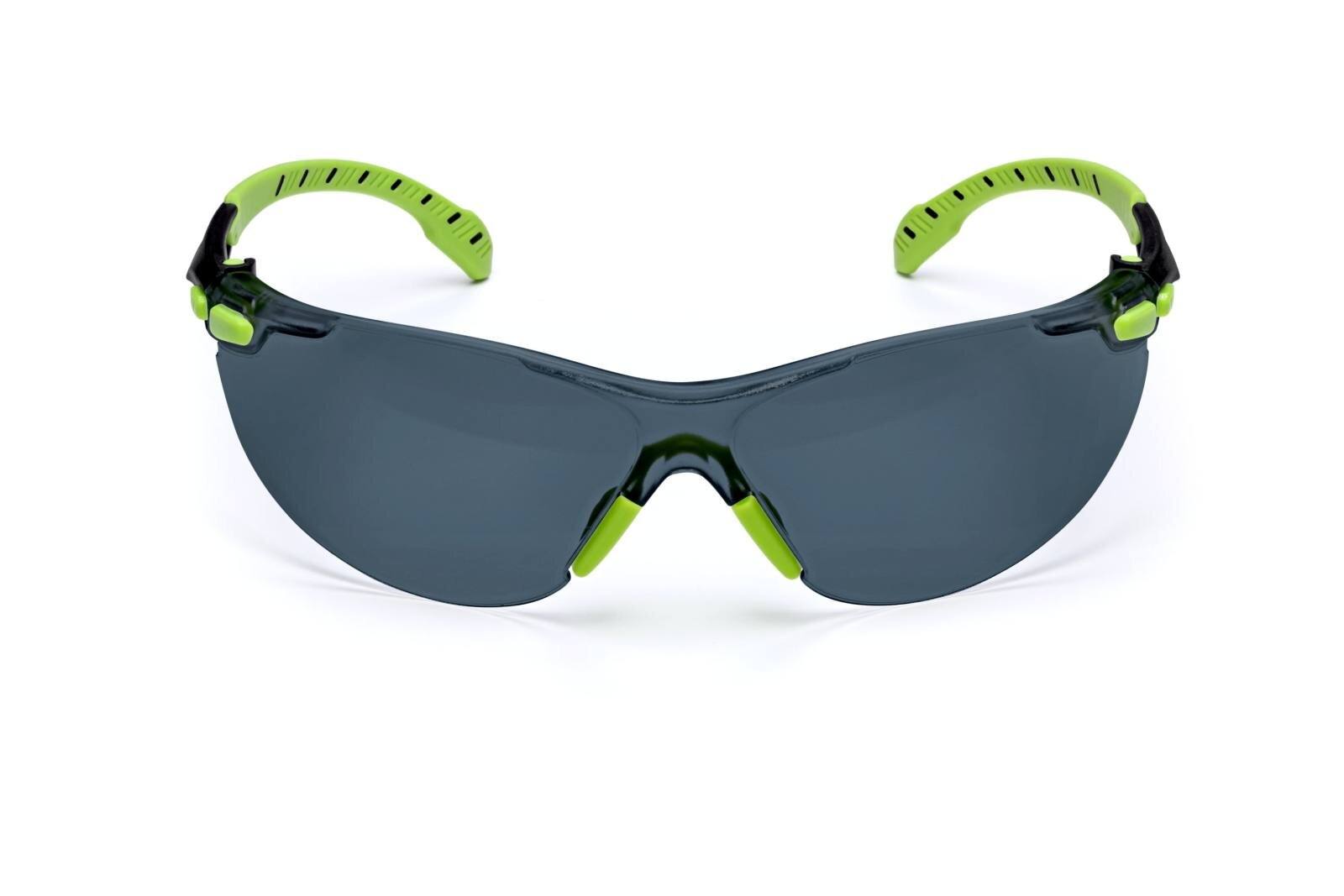 3M Solus 1000 Schutzbrille, grün/schwarze Bügel, Scotchgard Anti-Fog-/Antikratz-Beschichtung (K&N), graue Scheibe, S1202SGAF-EU